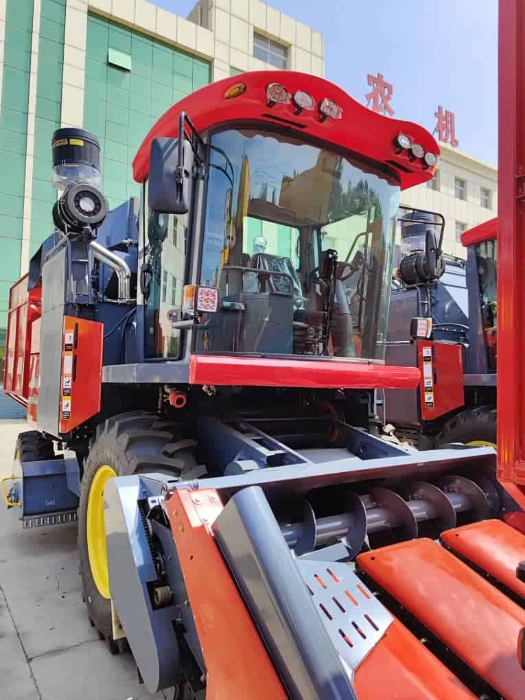 Самоходный кукурузоуборочный комбайн TR9988-6700 — изображение 5